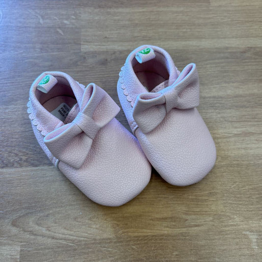 First Steps Pink Bow Mocs - 6/9m