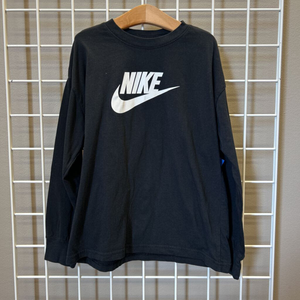 Nike Loose Fit LS Tee - 6