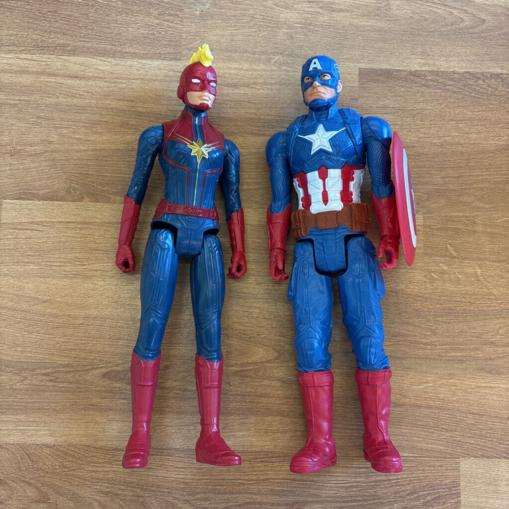 Set of 2 Action Figures