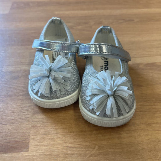 Mooshu Silver Flat Squeaker Shoes - 4