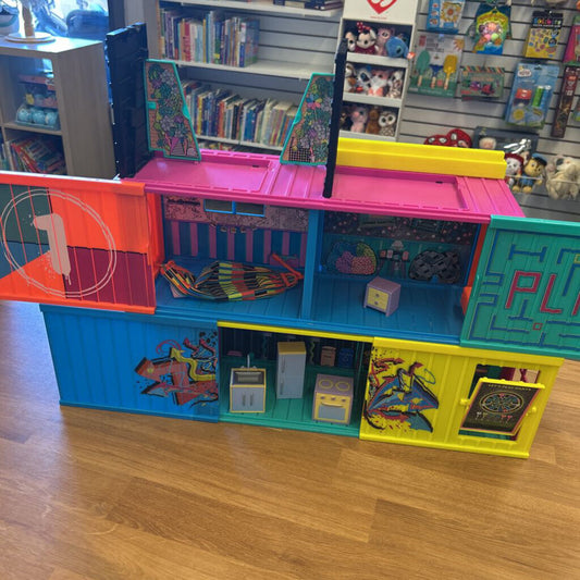 L.O.L. Surprise! Clubhouse Playset (not complete set)