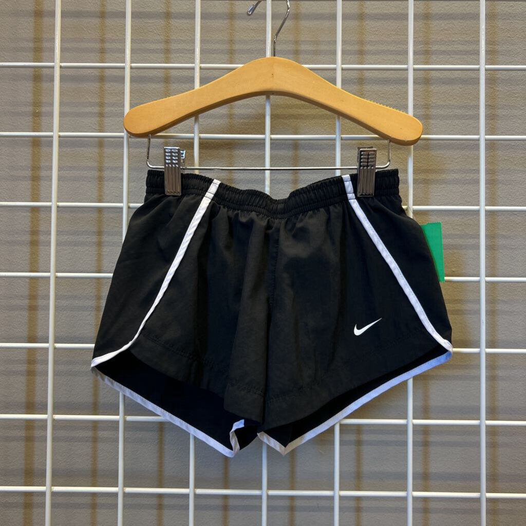 Nike Active Shorts - 8/9