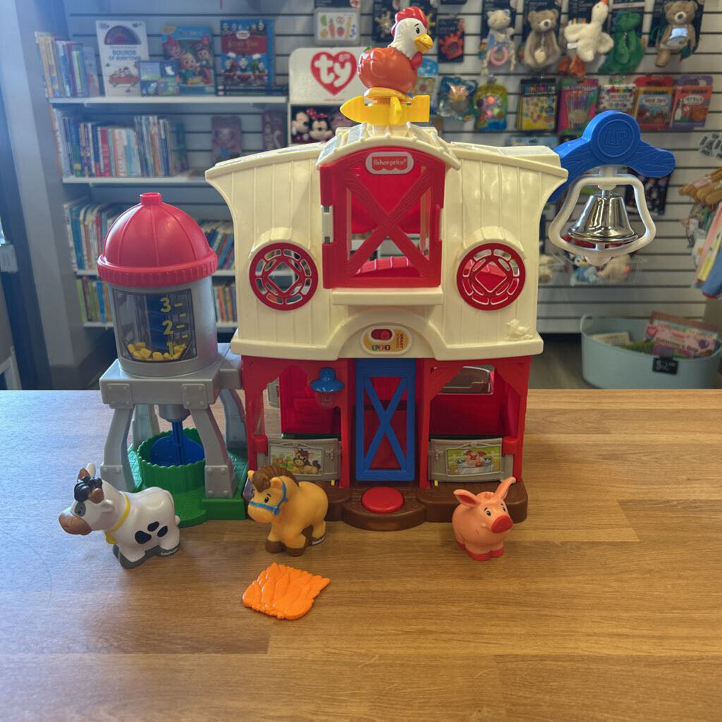 Fisher Price Little People Farm w/ 4 Figures