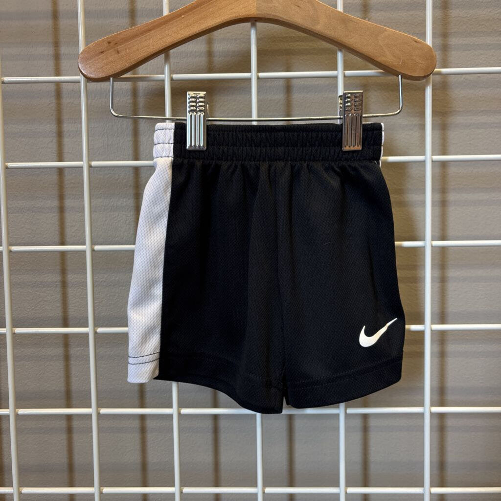 Nike Active Shorts - 2T