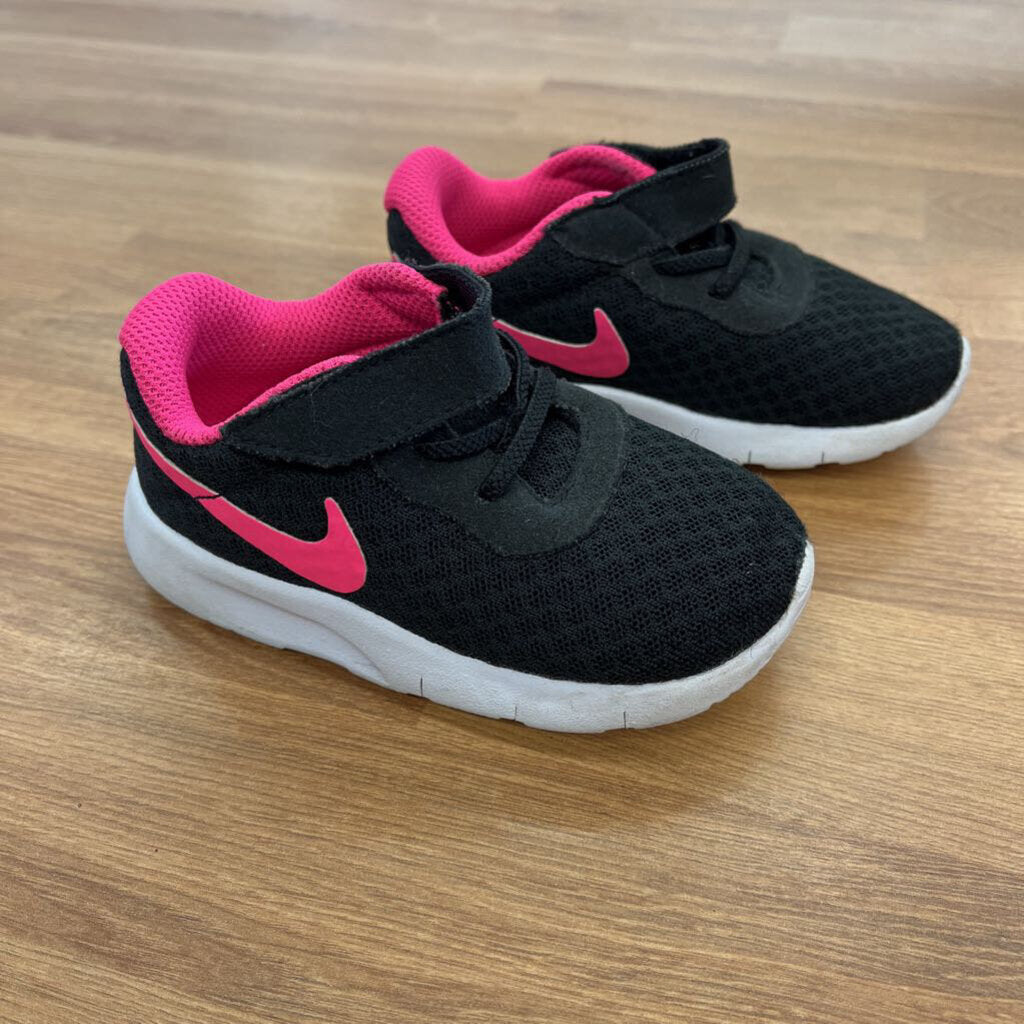 Nike Black/Pink Sneakers - 6