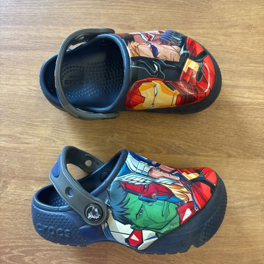 Crocs Avengers - 9