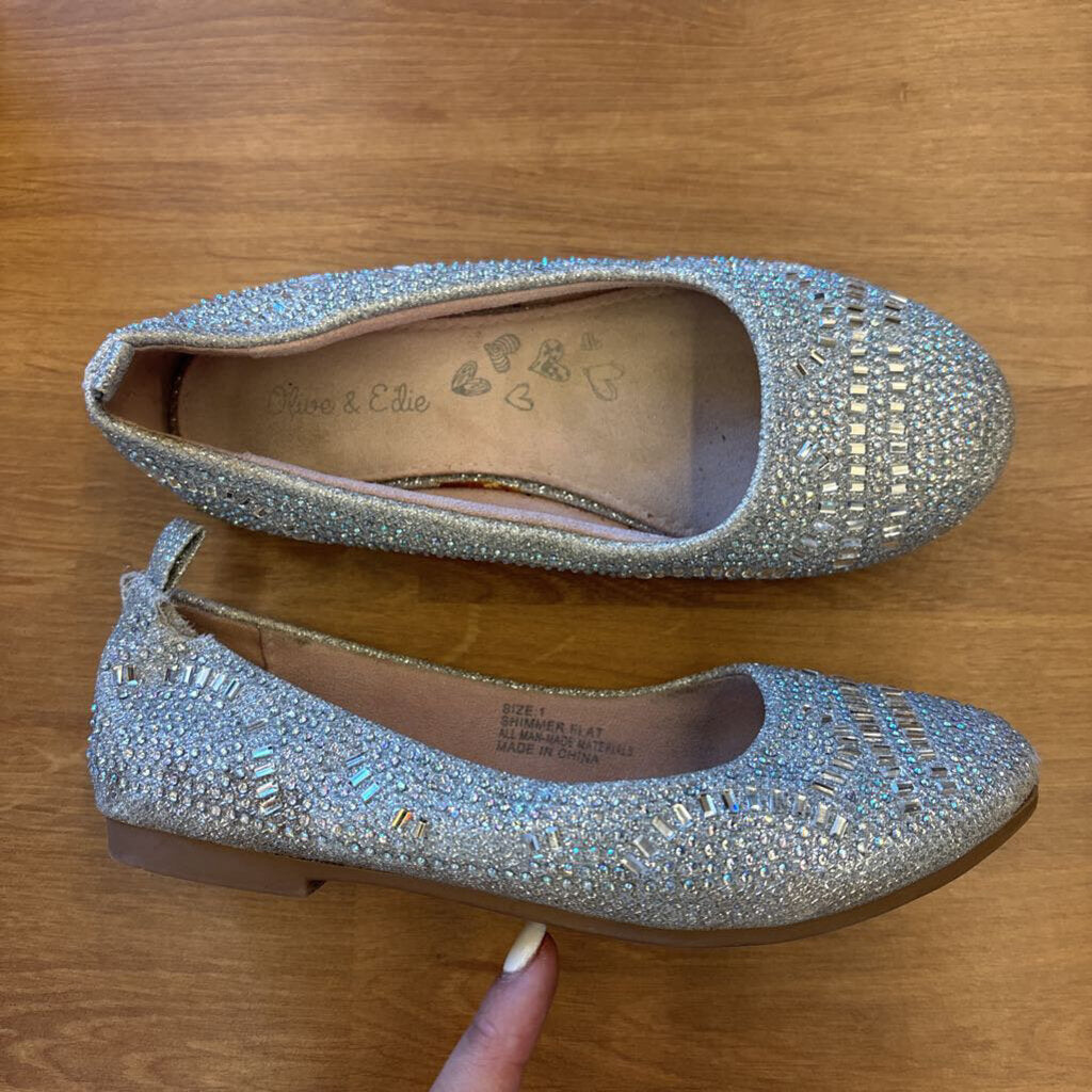 Olive & Edie Silver Shimmer Flat - 1