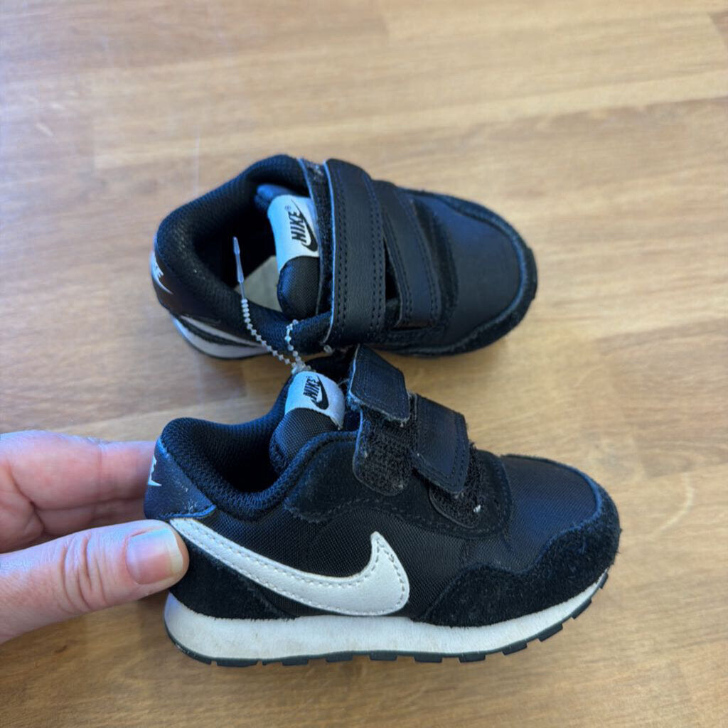 Nike Black Sneakers - 5