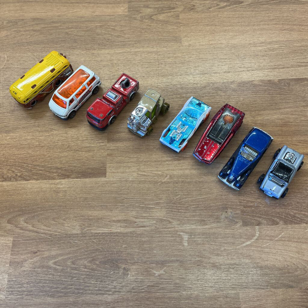 Bag of 8 Hot Wheel Cars