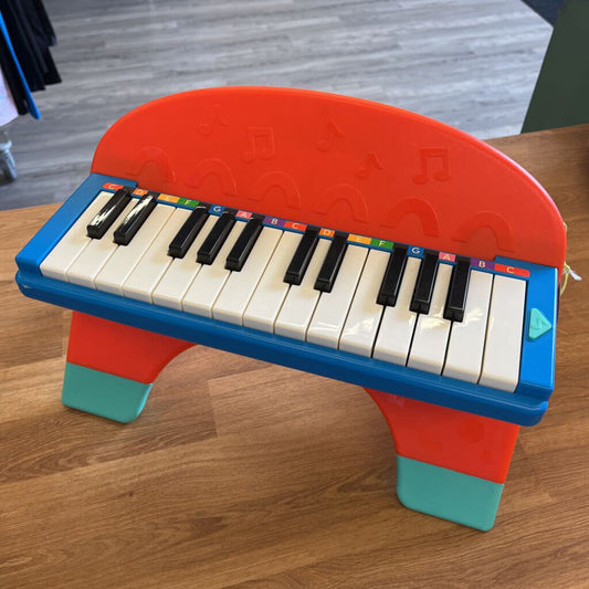 NEW Battat Piano (no song book)