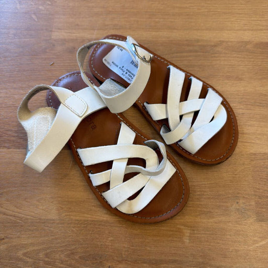 Felix & Flora White Sandals - 8