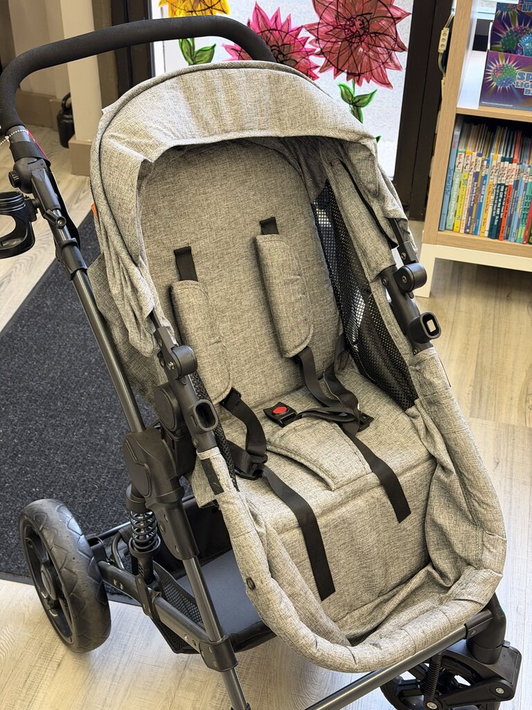 Magic ZC 2 in 1 Stroller (missing cross bar)