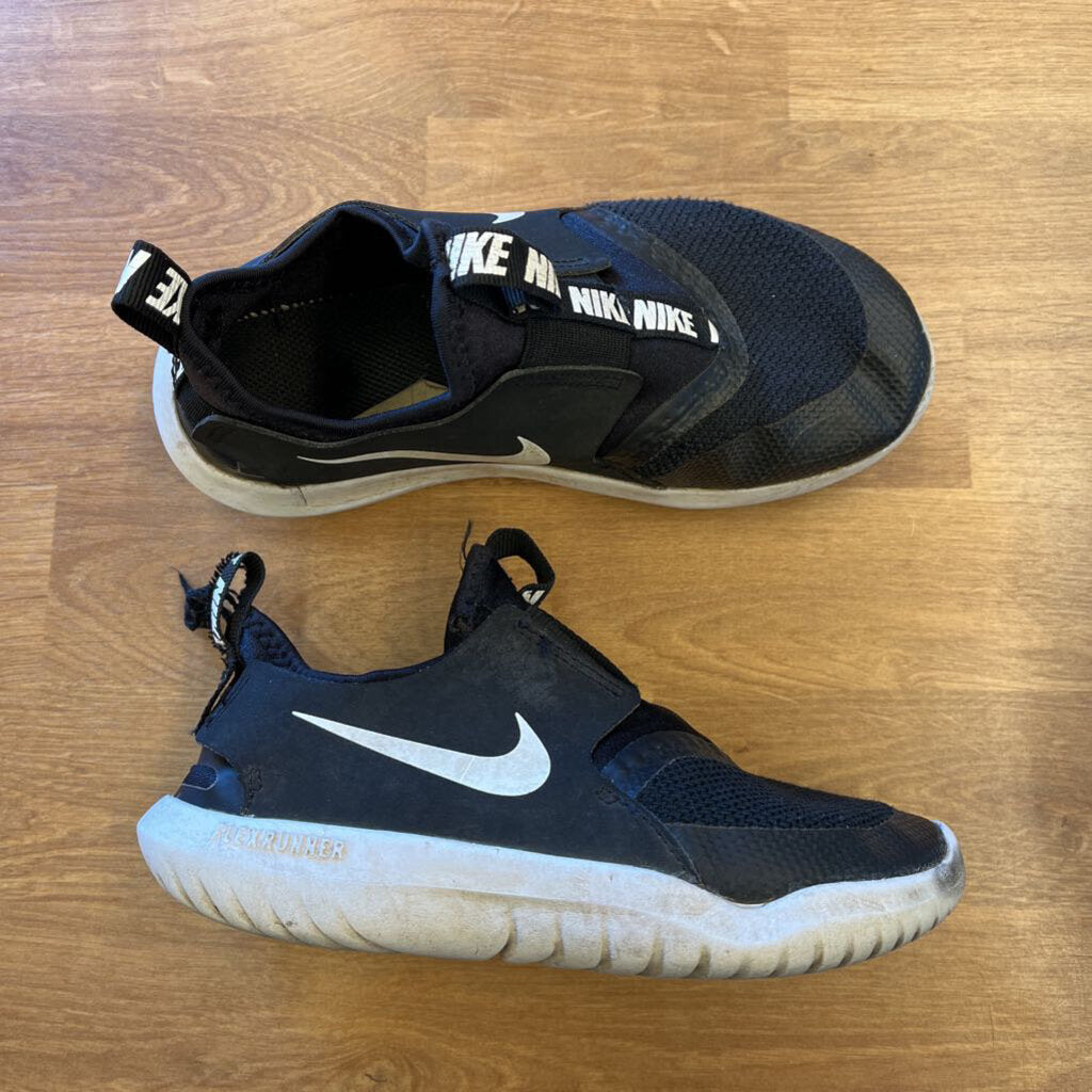 Nike Black Sneakers - 1.5