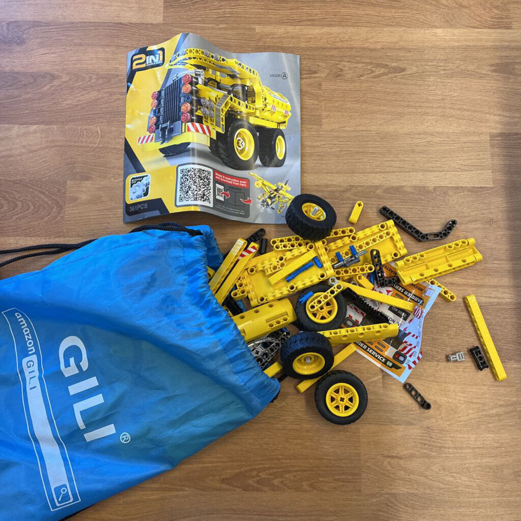 Building Set (pieces not counted)