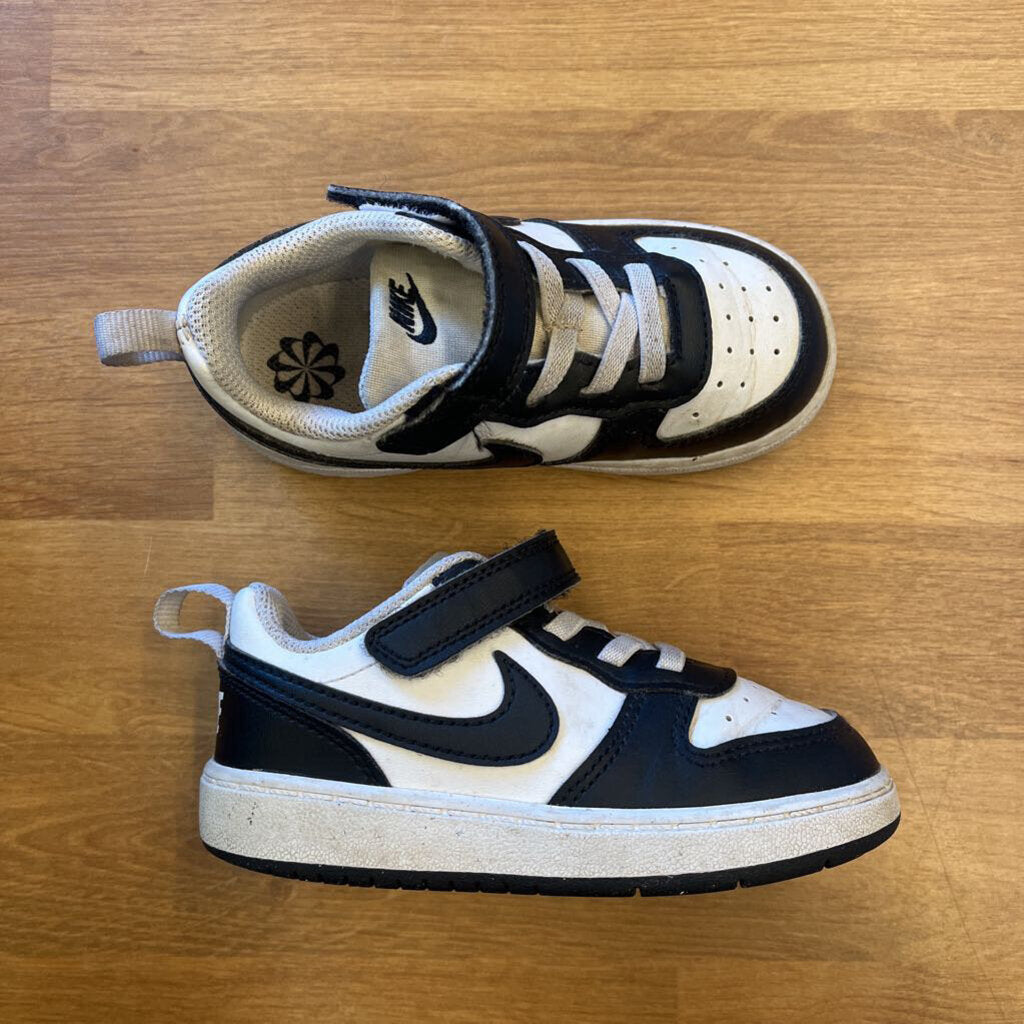 Nike Black/White Sneakers - 8