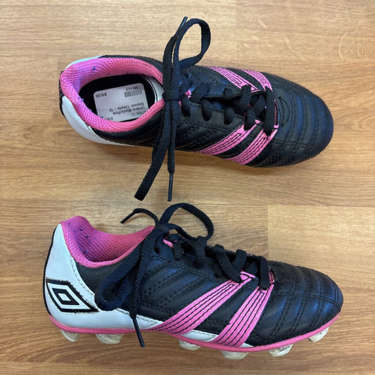 Umbro Black/Pink Soccer Cleats - 12