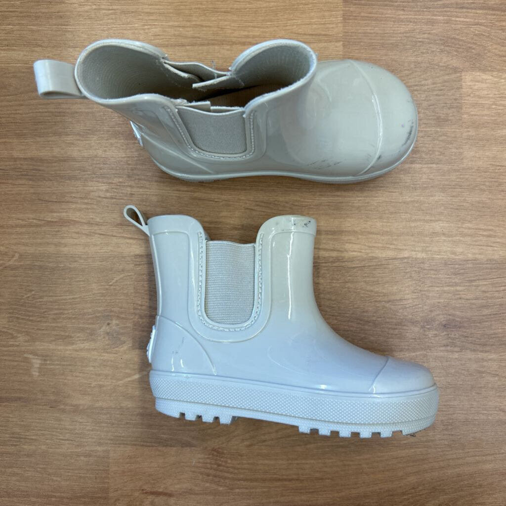 Bear Paw Tan Rain Boots - 7