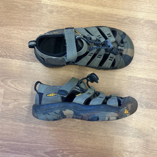 Keen Green Camo Sandals - 10