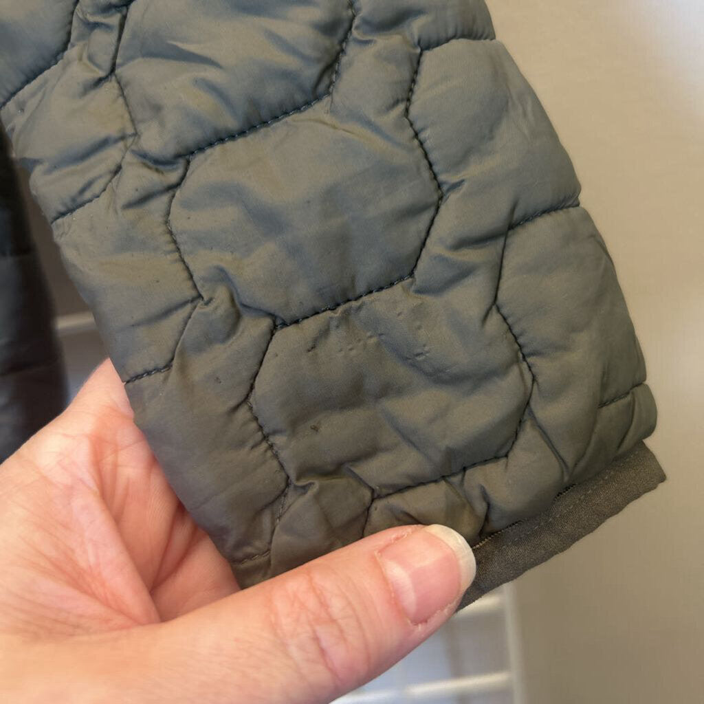The North Face Quilted Jacket (some snags / loose strings on arms) - 6