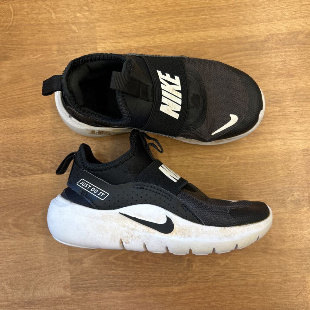 Nike Black Sneakers (play condition) - 11