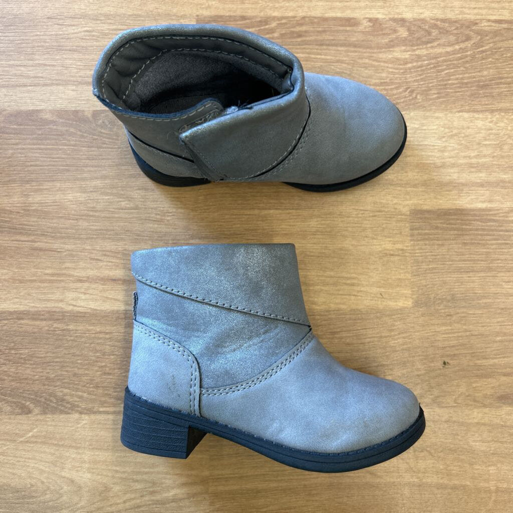 Osh Kosh Grey Booties (one shoe bent) - 6