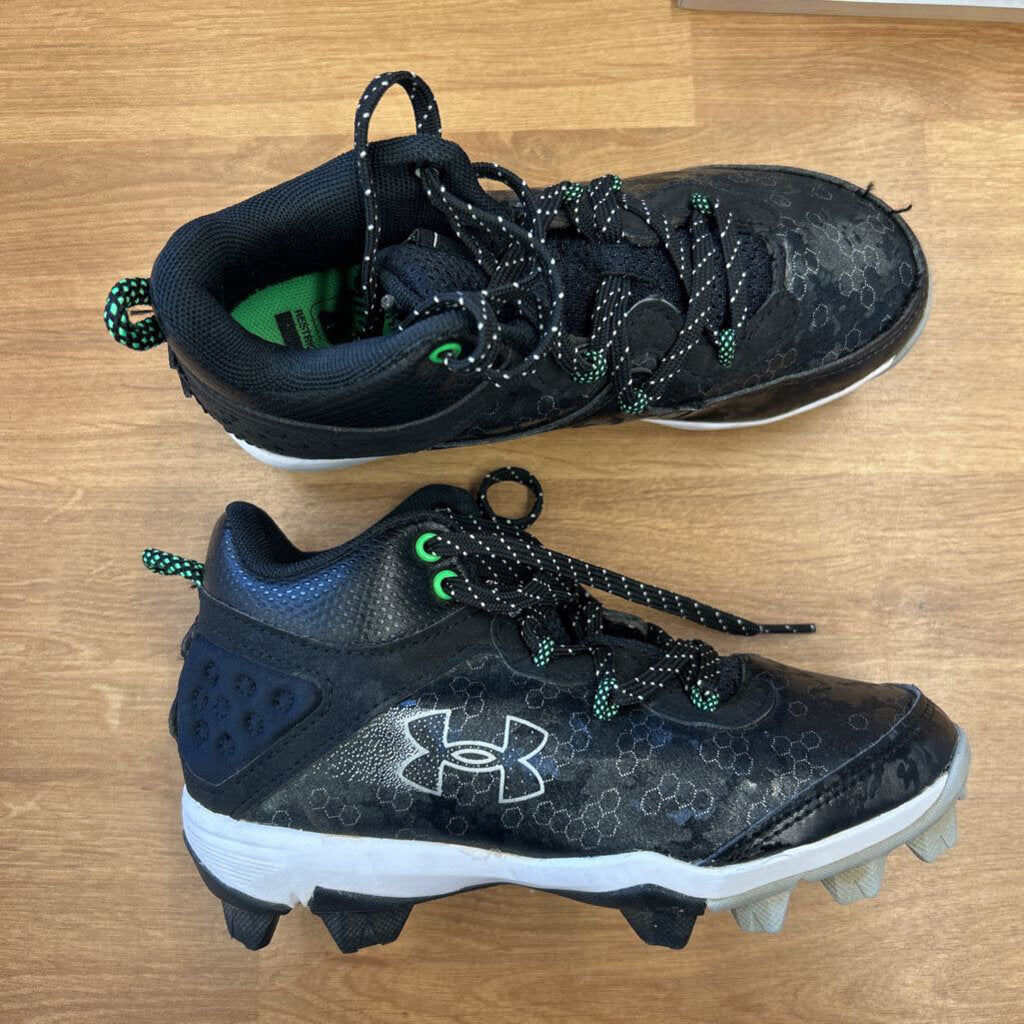 Under Armour Football Cleats - 1