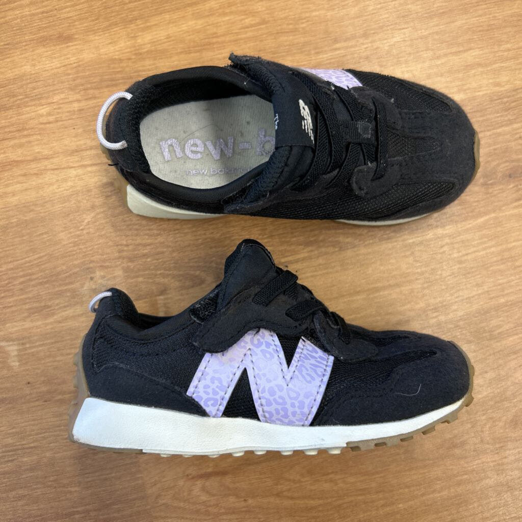 New Balance Black Sneakers - 7