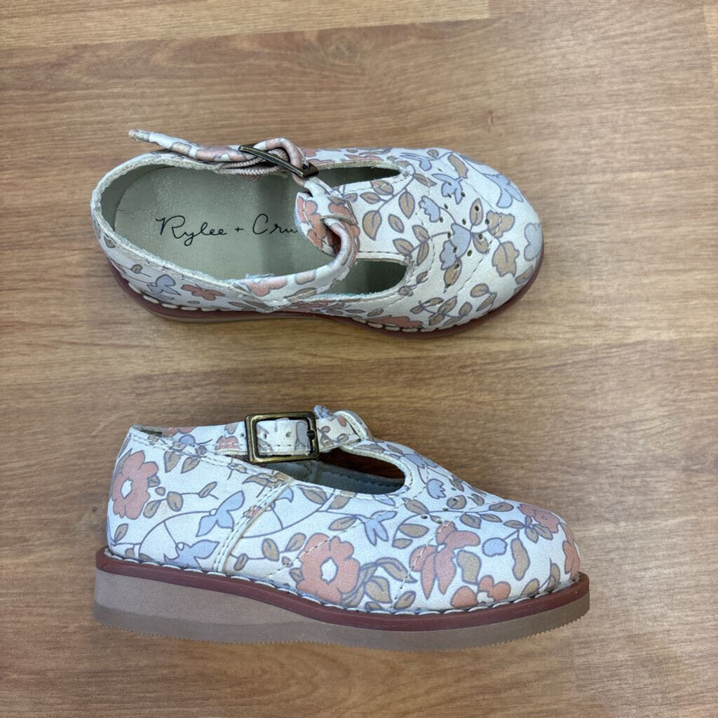 Rylee & Cru Floral T-Strap Shoes - 5