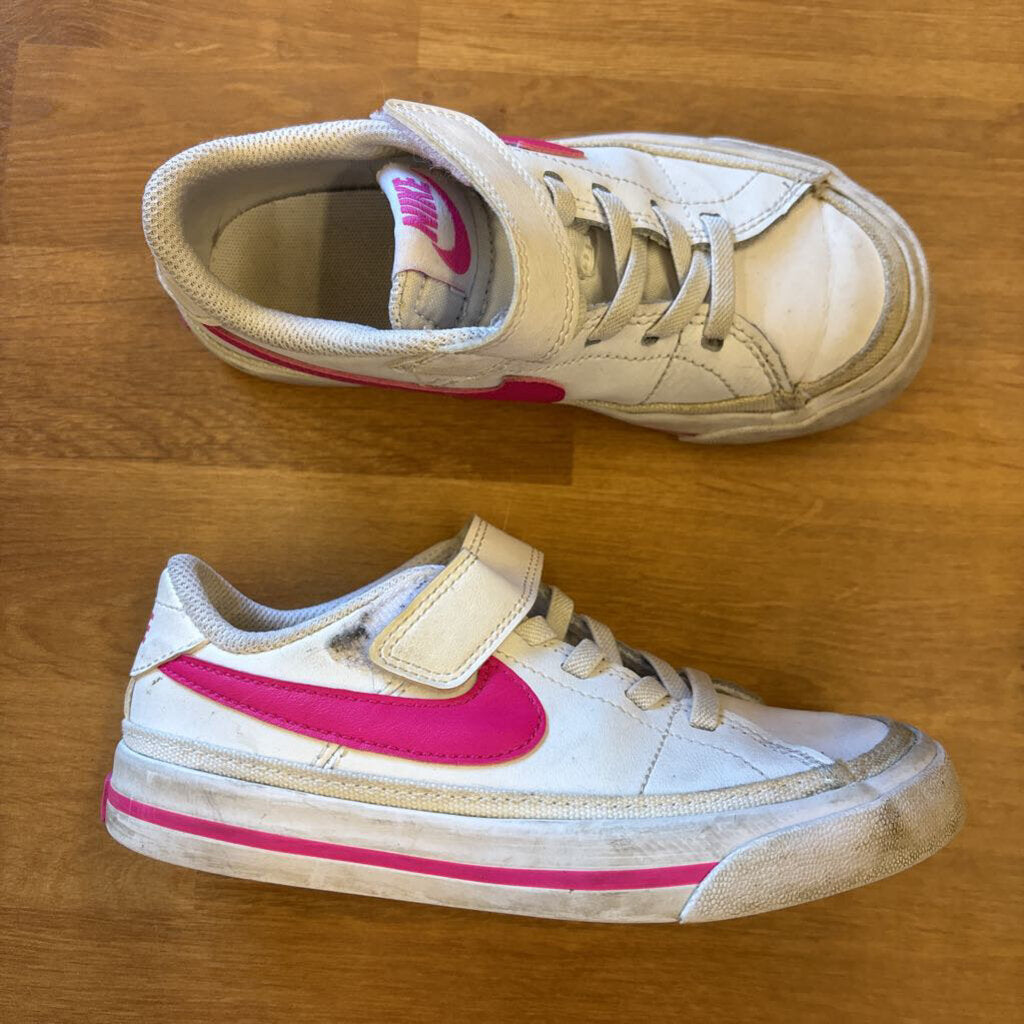 Nike White/Pink Sneakers - 11