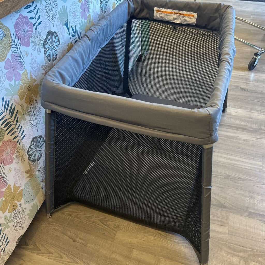 Flisko Portable Travel Crib