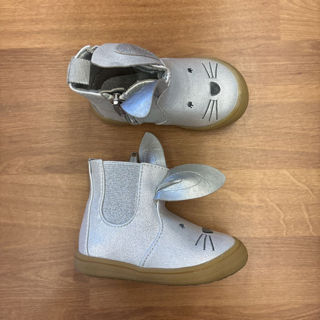 Cat & Jack Silver Bunny Boots - 4