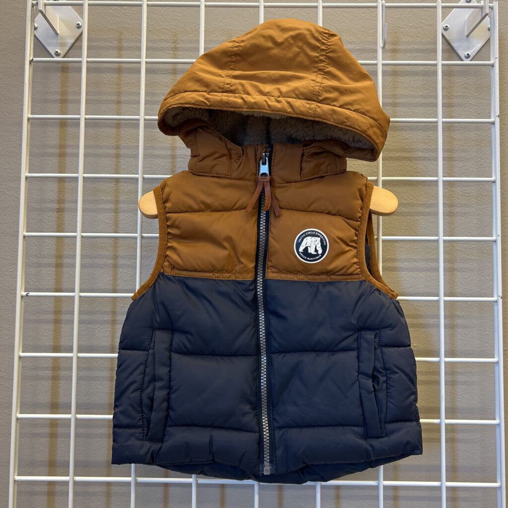 H&M Puffer Vest - 3/4