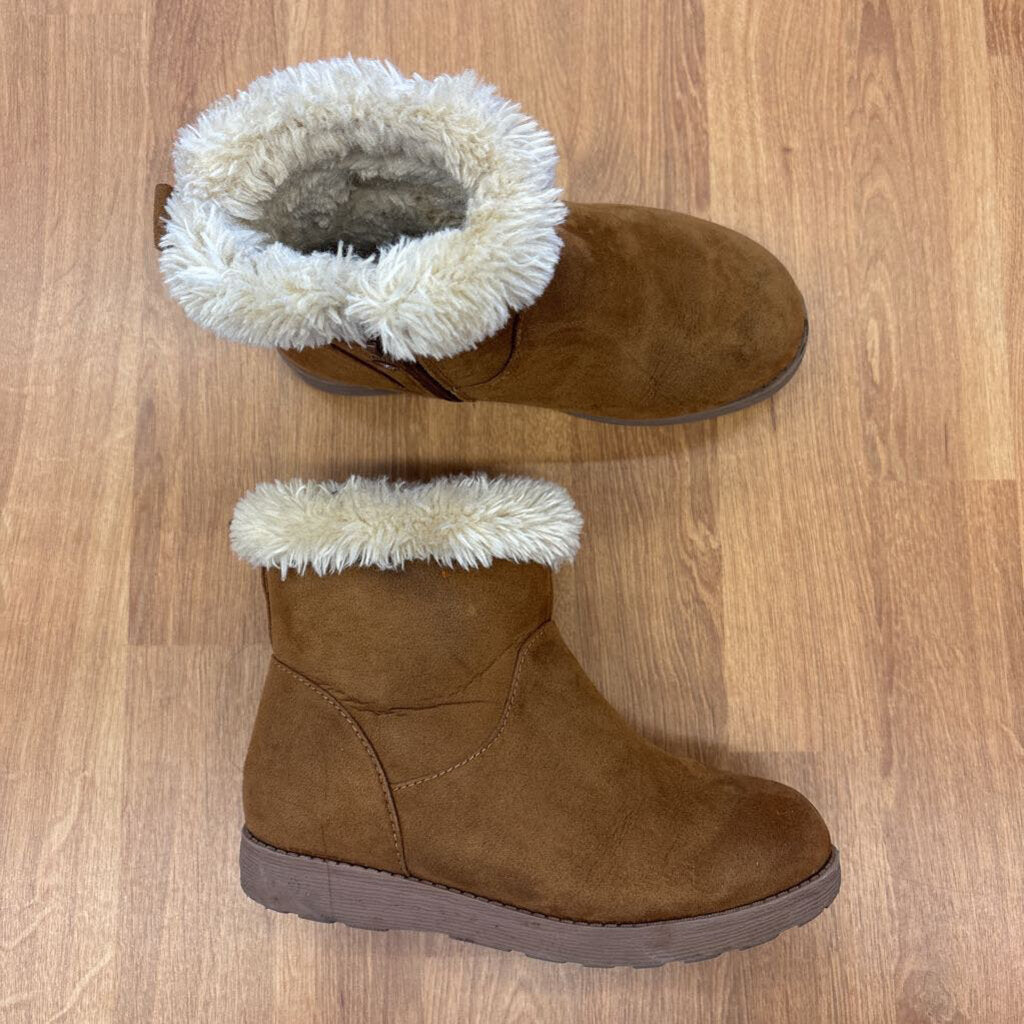 Cat & Jack Ankle Furry Boots - 13
