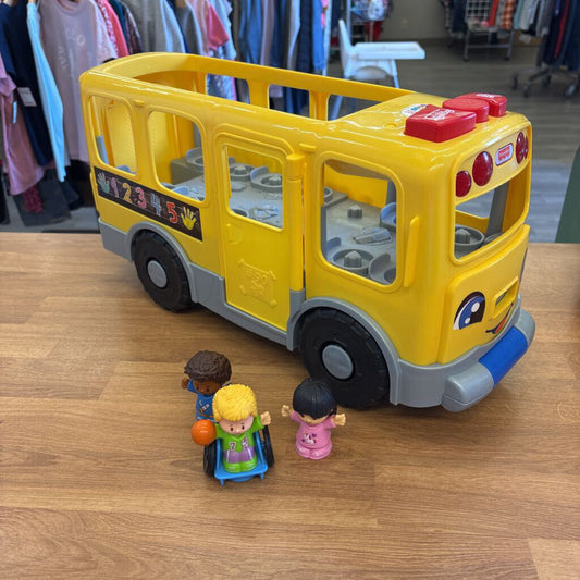 Fisher Price Little People Pull Along Bus w/3 Figures