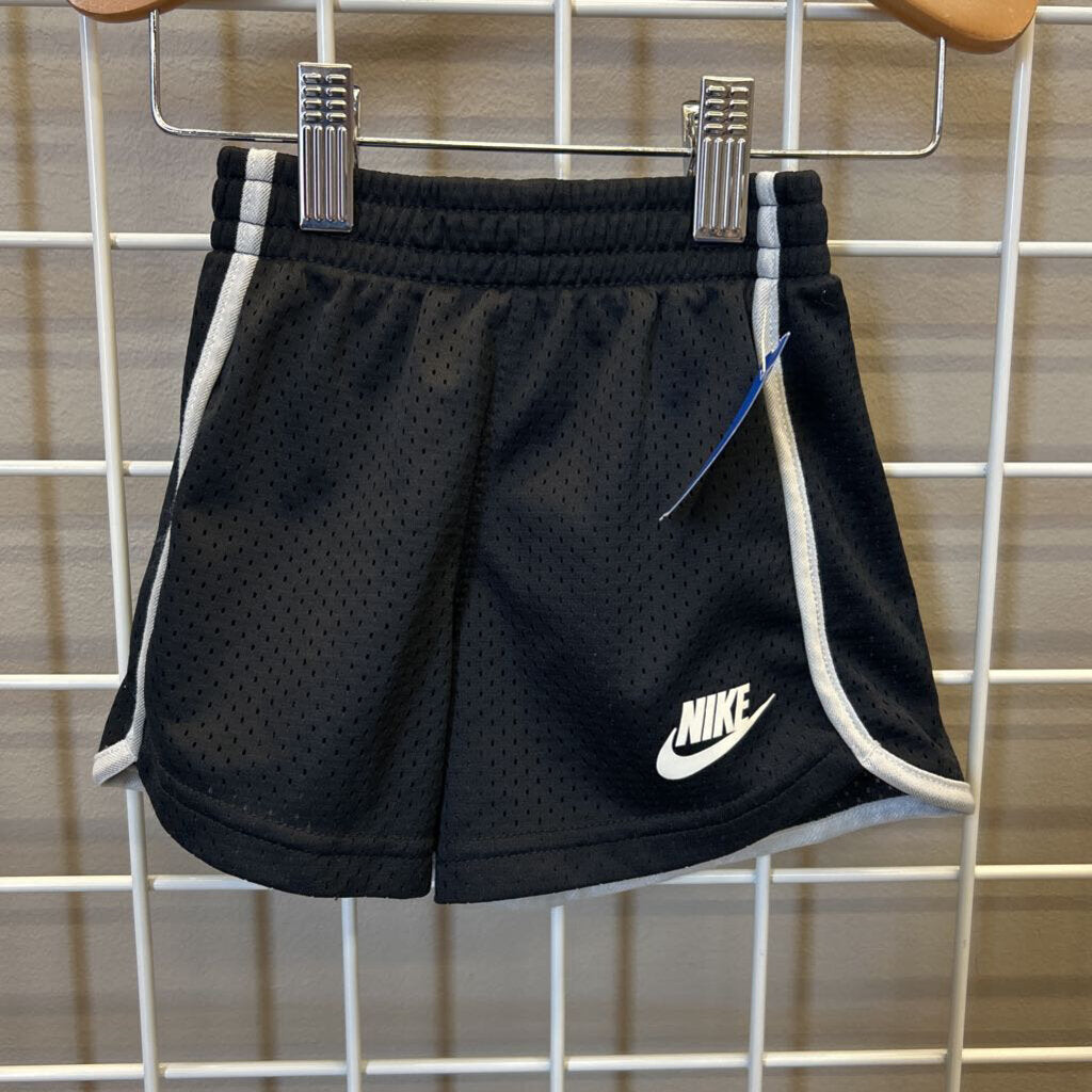 Nike Active Shorts - 2T