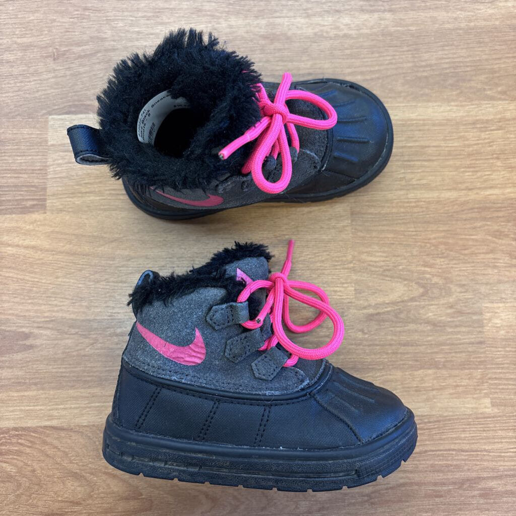 Nike Black Sneaker Boots - 6