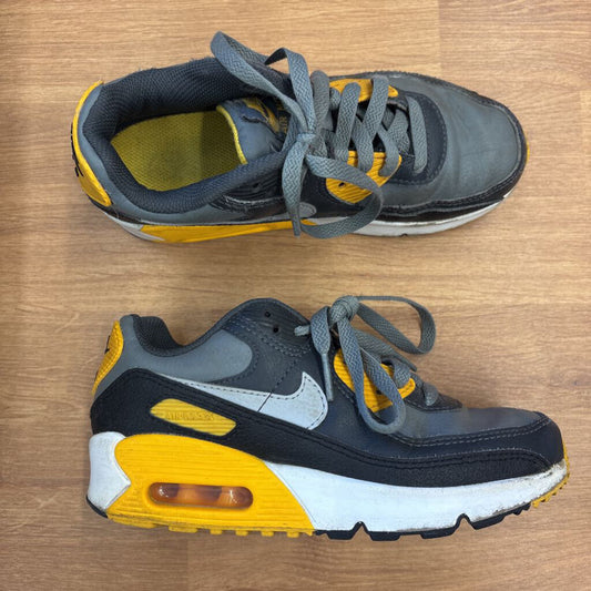 Nike Grey Air Max Sneakers (wear) - 1.5