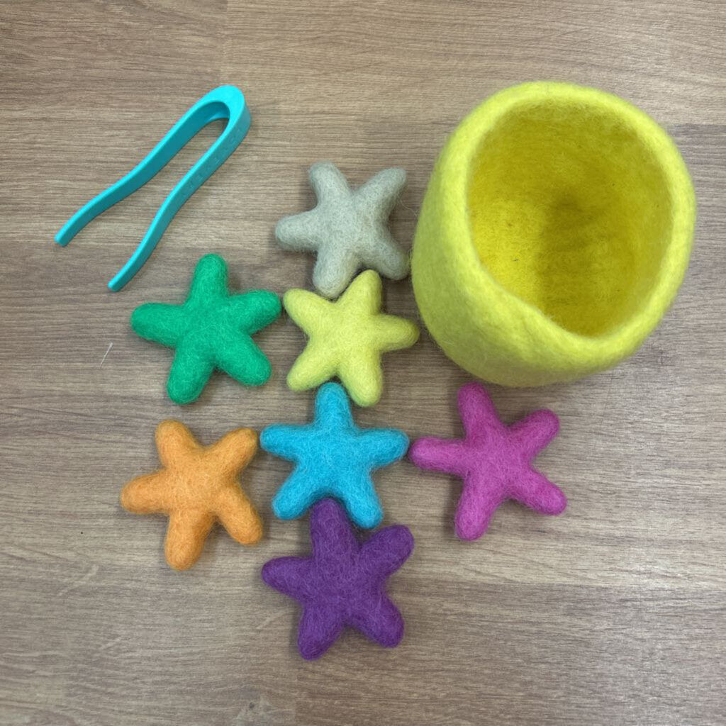 Lovevery - Transfer Tweezers & Felt Stars