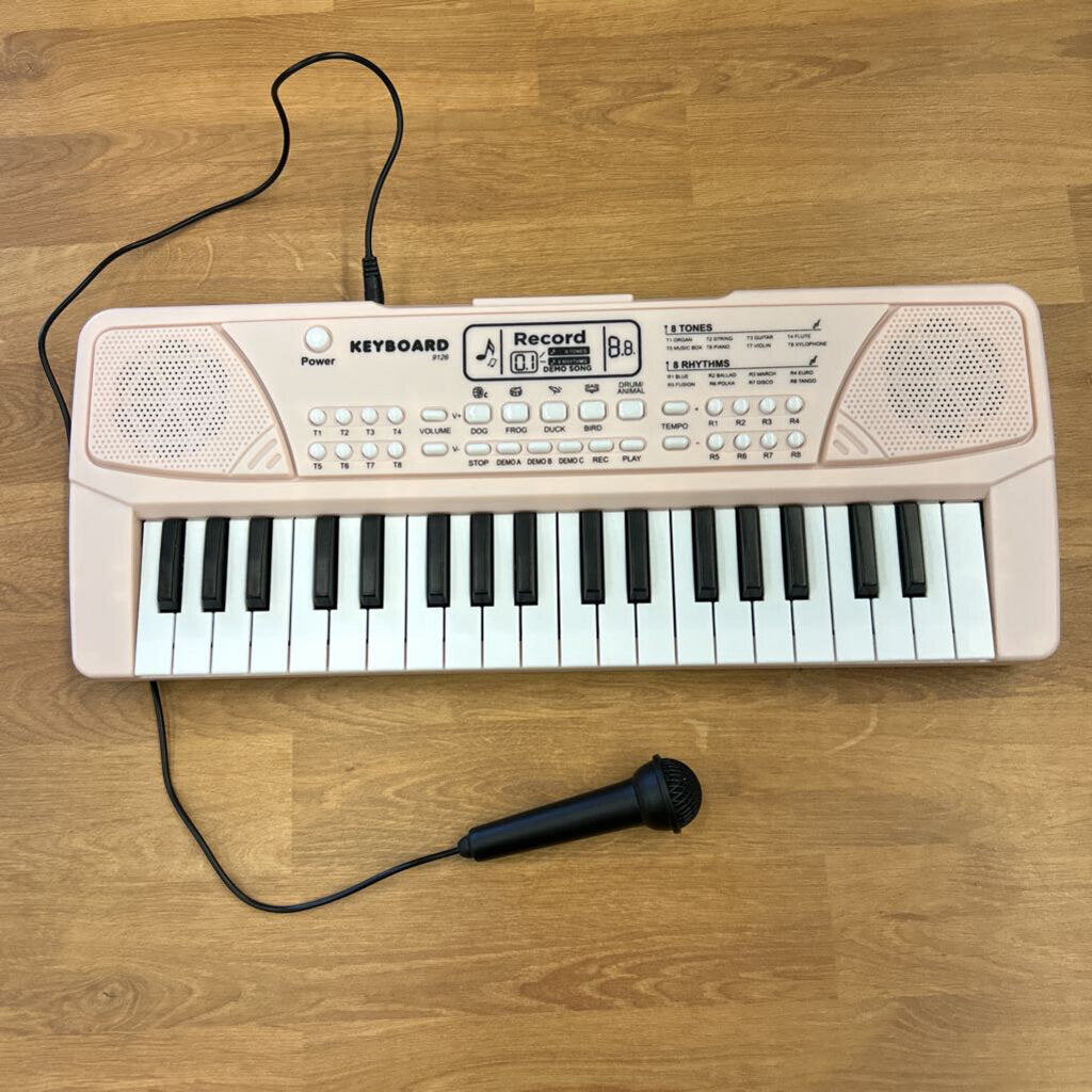Keyboard Piano with Microphone