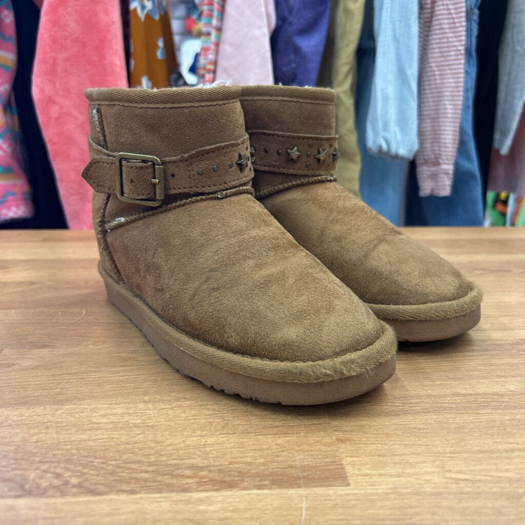 Dream Pairs Brown Furry Boots - 1